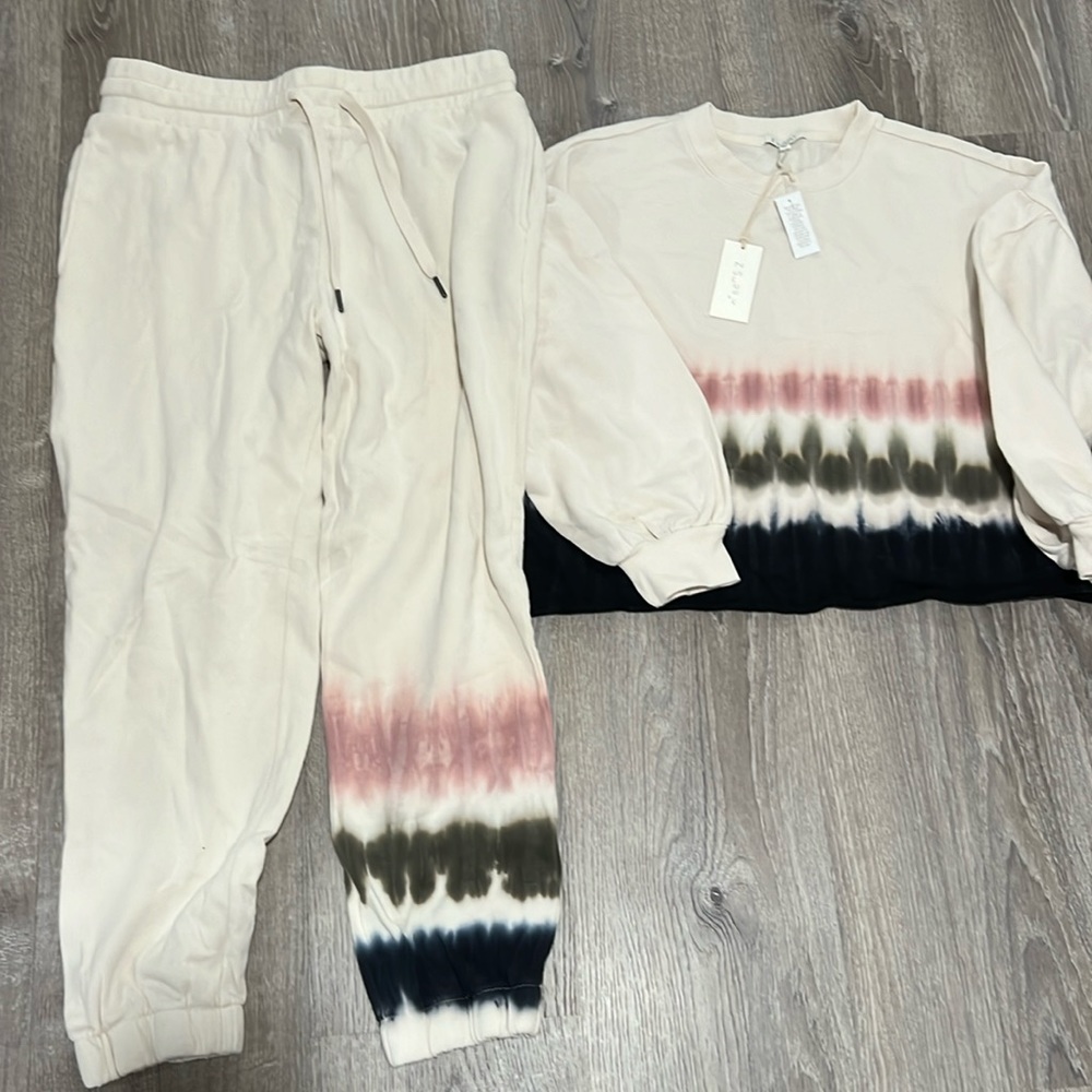 Z supply sweat suit, size medium.  New with tags